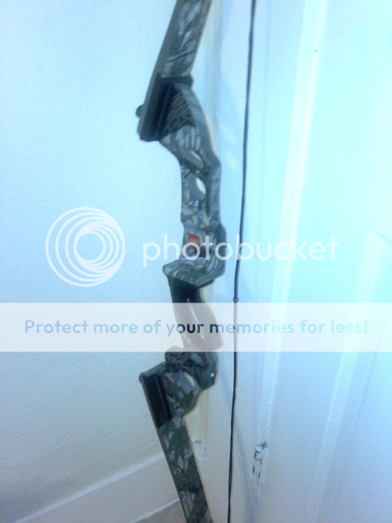 LikeNew PSE Coyote Recurve Bow 200