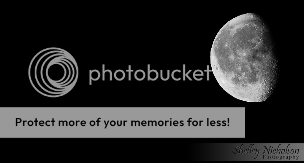 IMAGE: http://i1035.photobucket.com/albums/a435/Iasgair/moon_zps3b6c5d7d.jpg